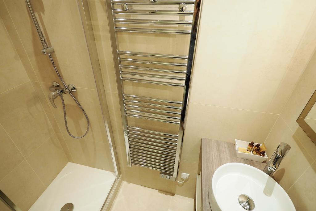 Saint Germain Cosy Chicsuites Paříž Pokoj fotografie